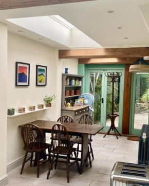 The Dragonfly BNB, Glastonbury